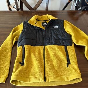 Men’s the north face fleece jacket yellow small